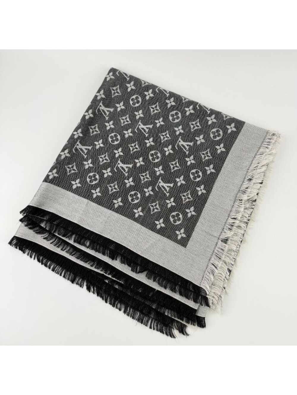 Louis Vuitton Monogram Shaw Silk Black Gray Vintage Scarf
